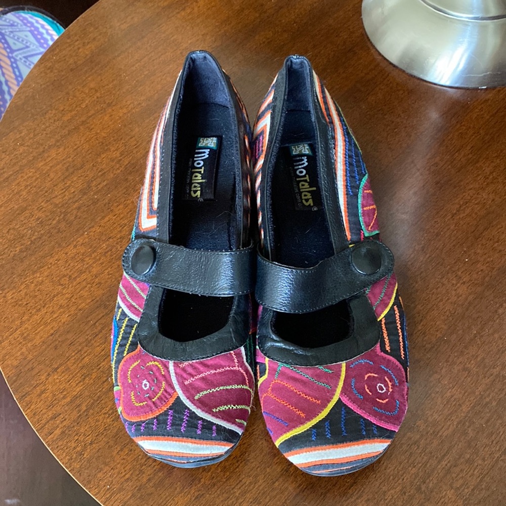 MOTALAS floral fabric flats. Size EUR 39 (US 8.5). Gorgeous, fun and comfortable